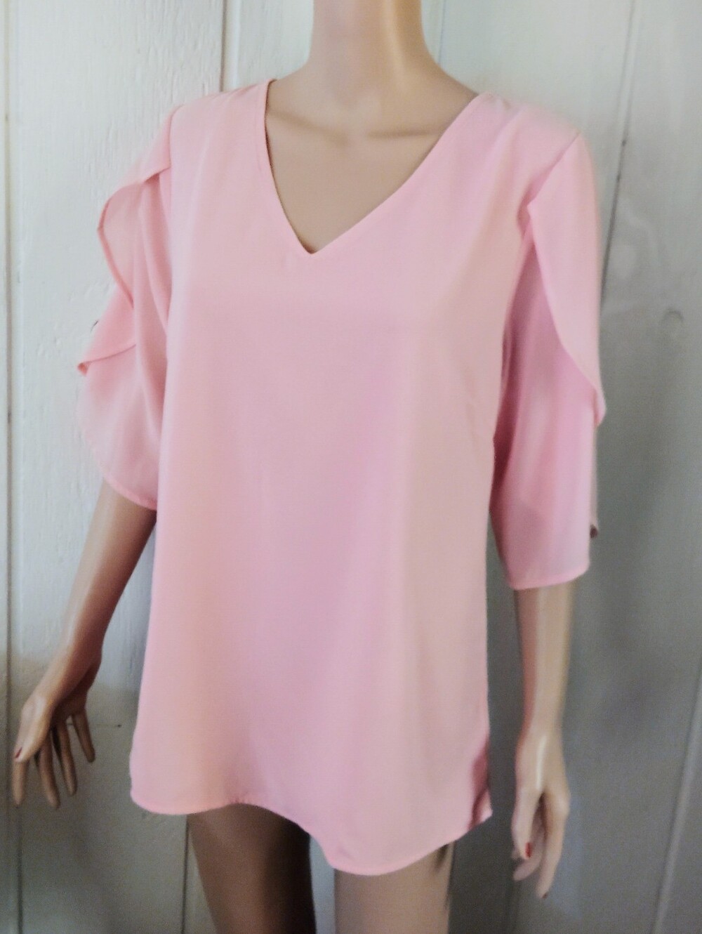 NWOT!! Anna-Kaci Light Pink V-Neck Flutter Sleeve Blouse. Size L - Picture 2 of 6